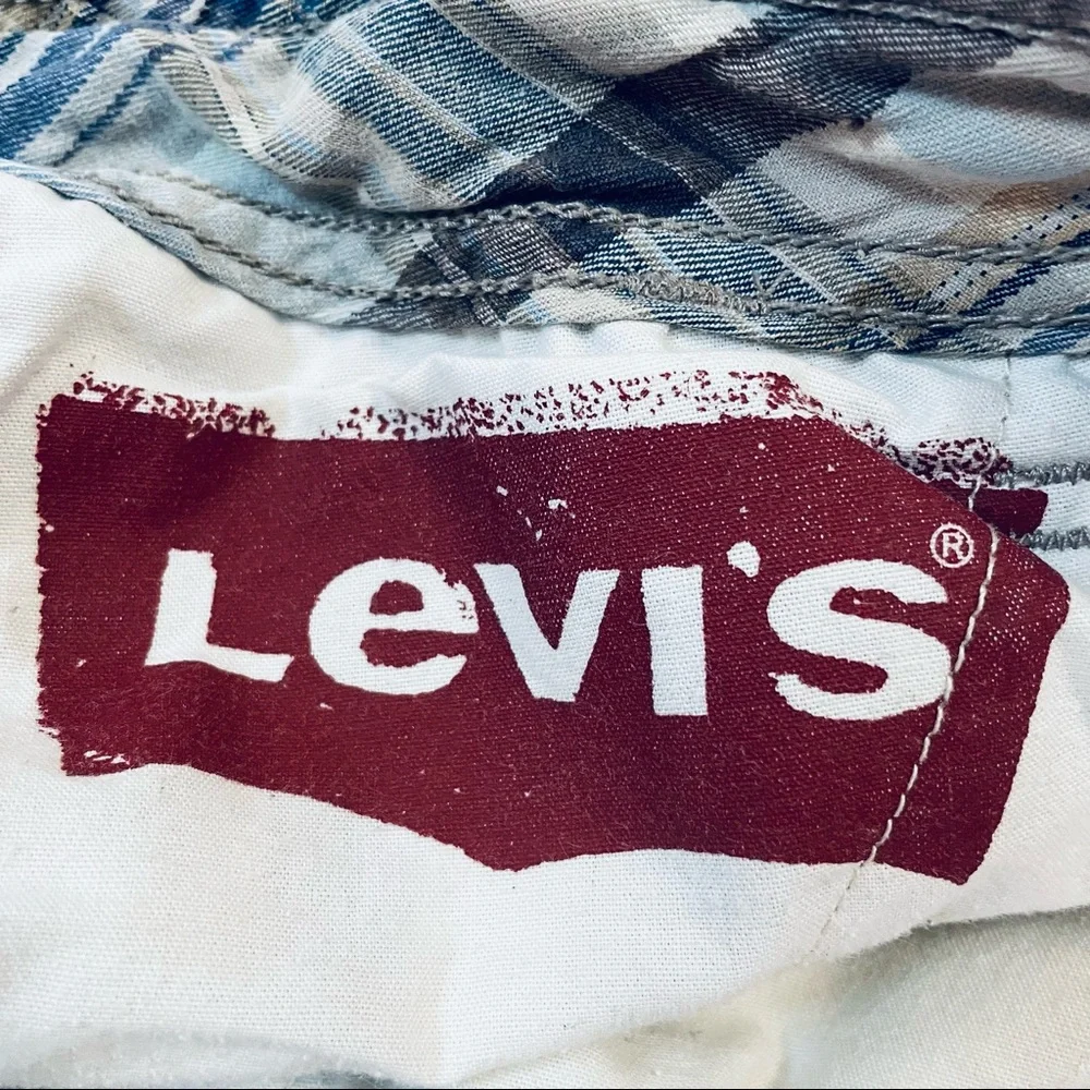MENS LEVIS CARGO SHORTS Size 36 Multicolor Good Condition - Picture 4 of 10